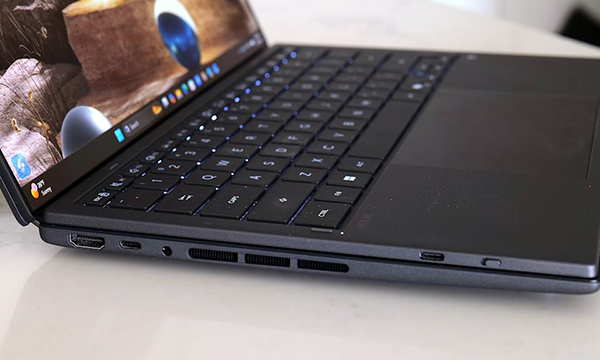 Asus Zenbook Duo Thunderbolt Port Girişleri